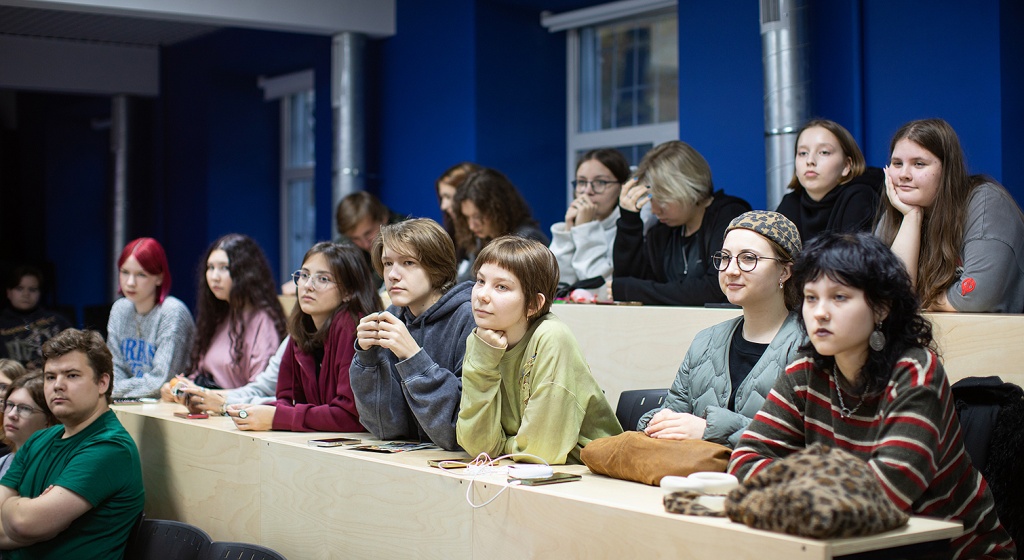 Студенты-ИГУМО-2 (1).jpg Студенты-ИГУМО-2 (1).jpg