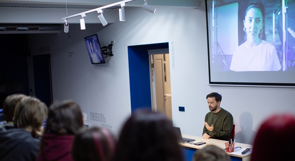 Студенты-ИГУМО-3 (1).jpg Студенты-ИГУМО-3 (1).jpg